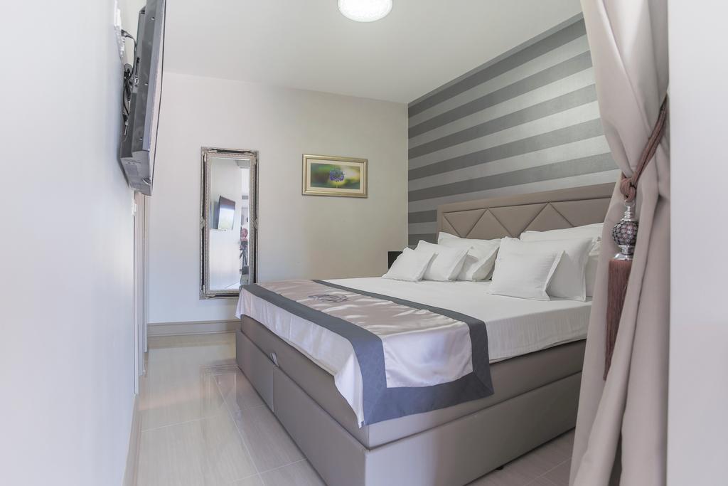 Villa Mendes Zastražišće Extérieur photo