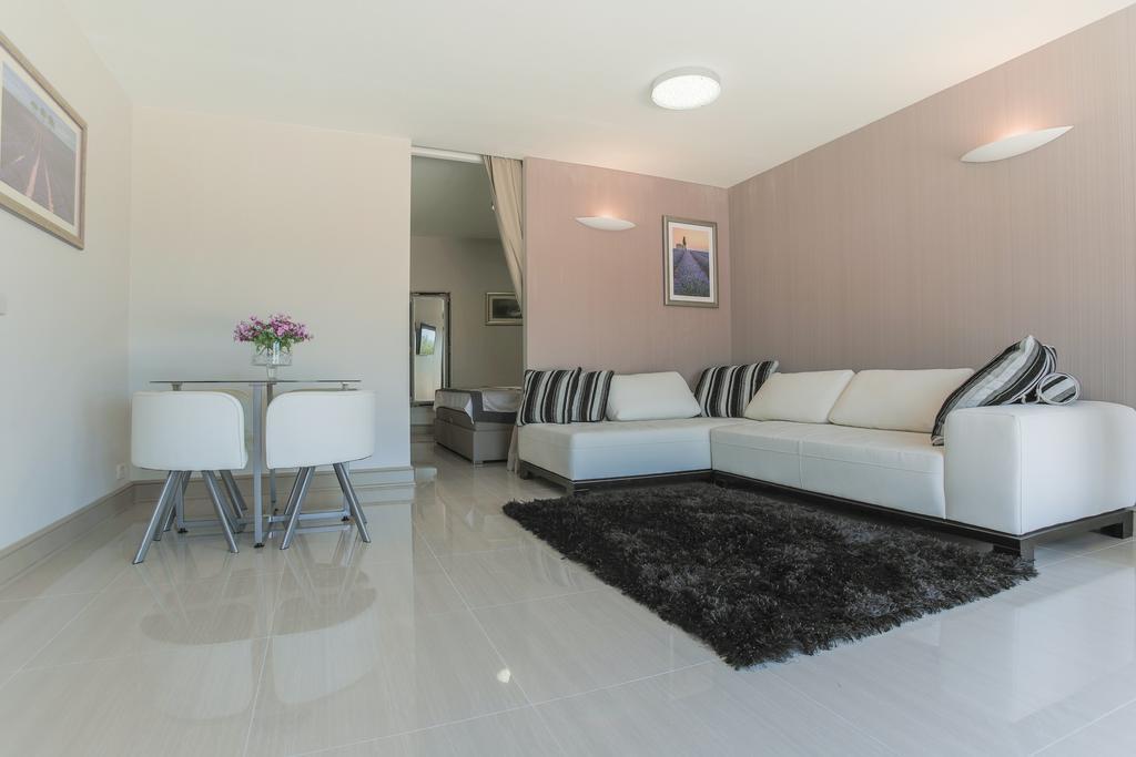 Villa Mendes Zastražišće Extérieur photo